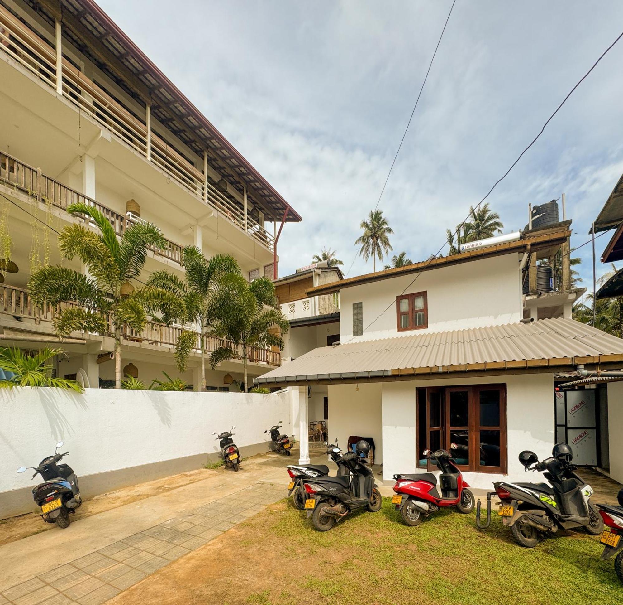 Bed and Breakfast Lucky'S Surf Camp Weligama Zewnętrze zdjęcie